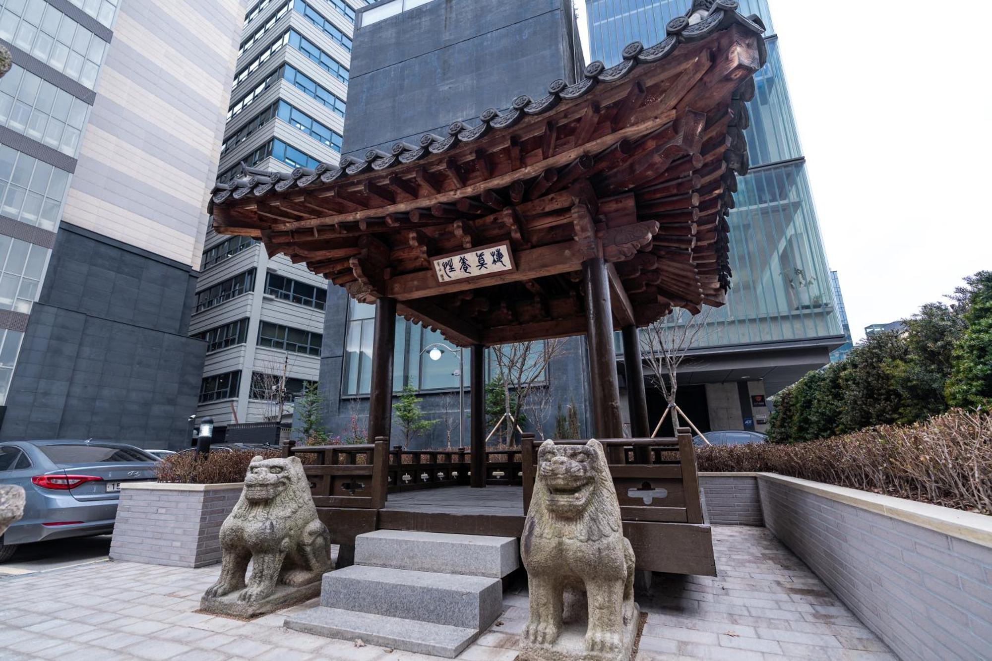 The Prima Hotel Jongno Seoul Bagian luar foto
